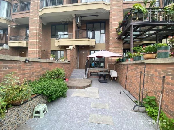 绿地滨江雅苑二手房,江景房,安静,叠加别墅,带大花园,首付约:107.