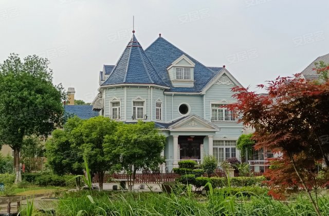 天使湾独栋别墅两面大花园视野宽阔诚心出售价格可议