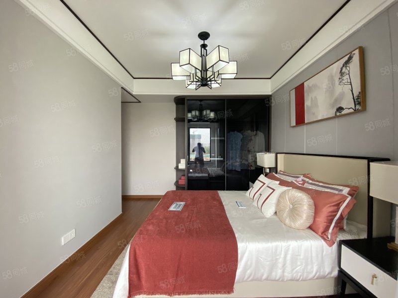 青建尚东郡 四室二厅二卫 东山9楼 俯瞰朝阳公园