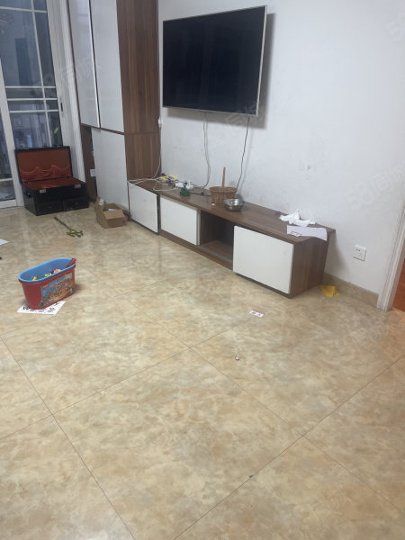 房湖畔尚城高层南北通透三朝南精装修拎包入住带车位