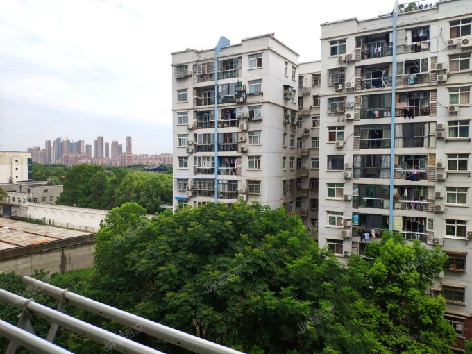 香缇美景三室两厅