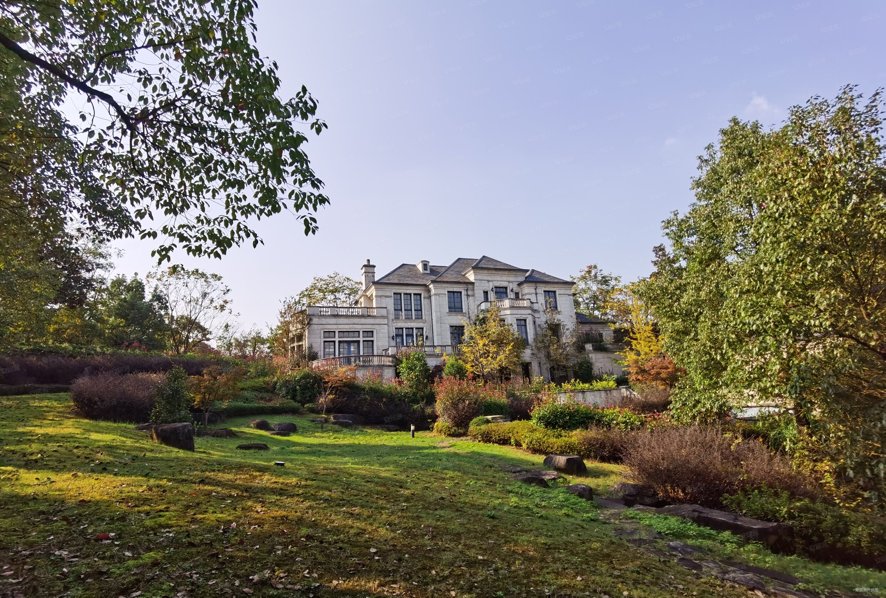 绿城西子青山湖玫瑰园南北通透6室3厅满二3400万绿城西子青山湖玫瑰园