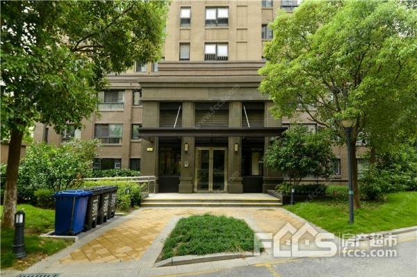 绿景沁园成熟小区南北通透精装房诚心出售