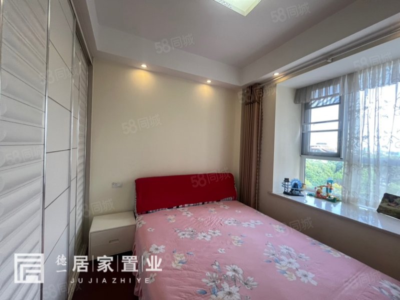 水岸尚品 曹禺公园 **旁 总高11层的小高层 精装拎包入住