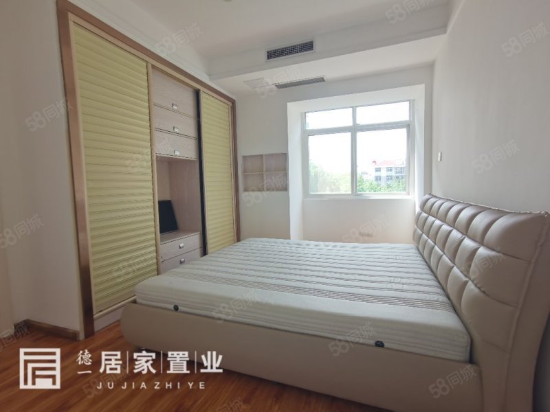 万和国际精装小三房 全屋暖气 房子保养好 老证 可以拎包入住