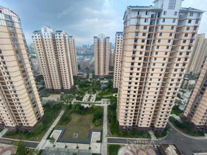 西山家园毛坯房预约看房