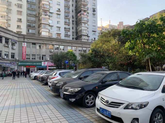 绿景大厦3室2厅预约看房