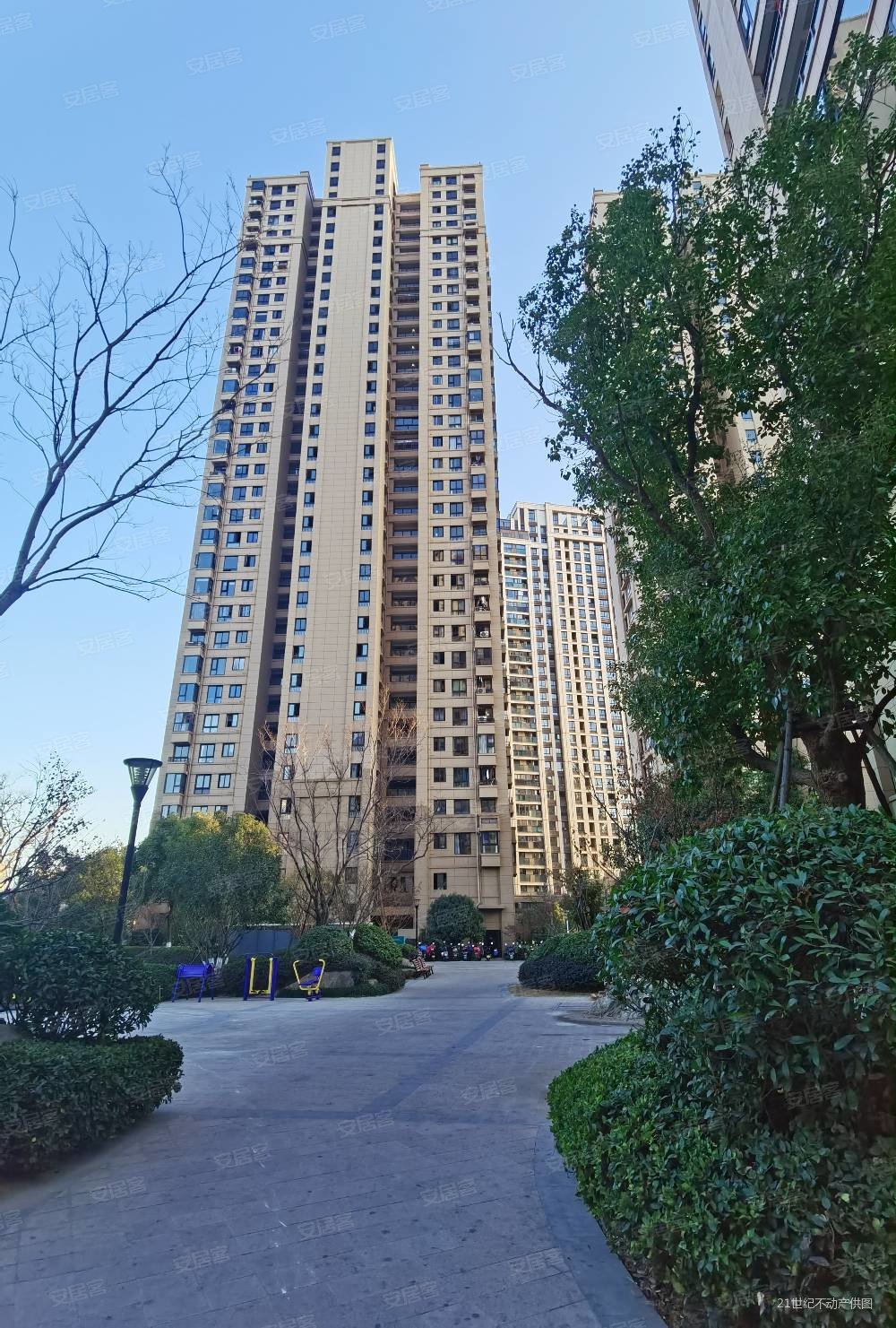 蒋家桥锦园二手房,蒋家桥专做131平方三室两厅两卫诚售,首付约:133.