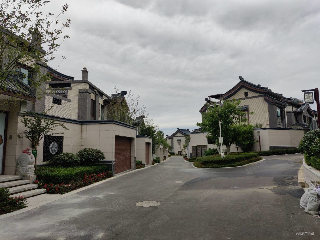 龙溪谷联排别墅带大花园阳台视野超好山水尽收眼底