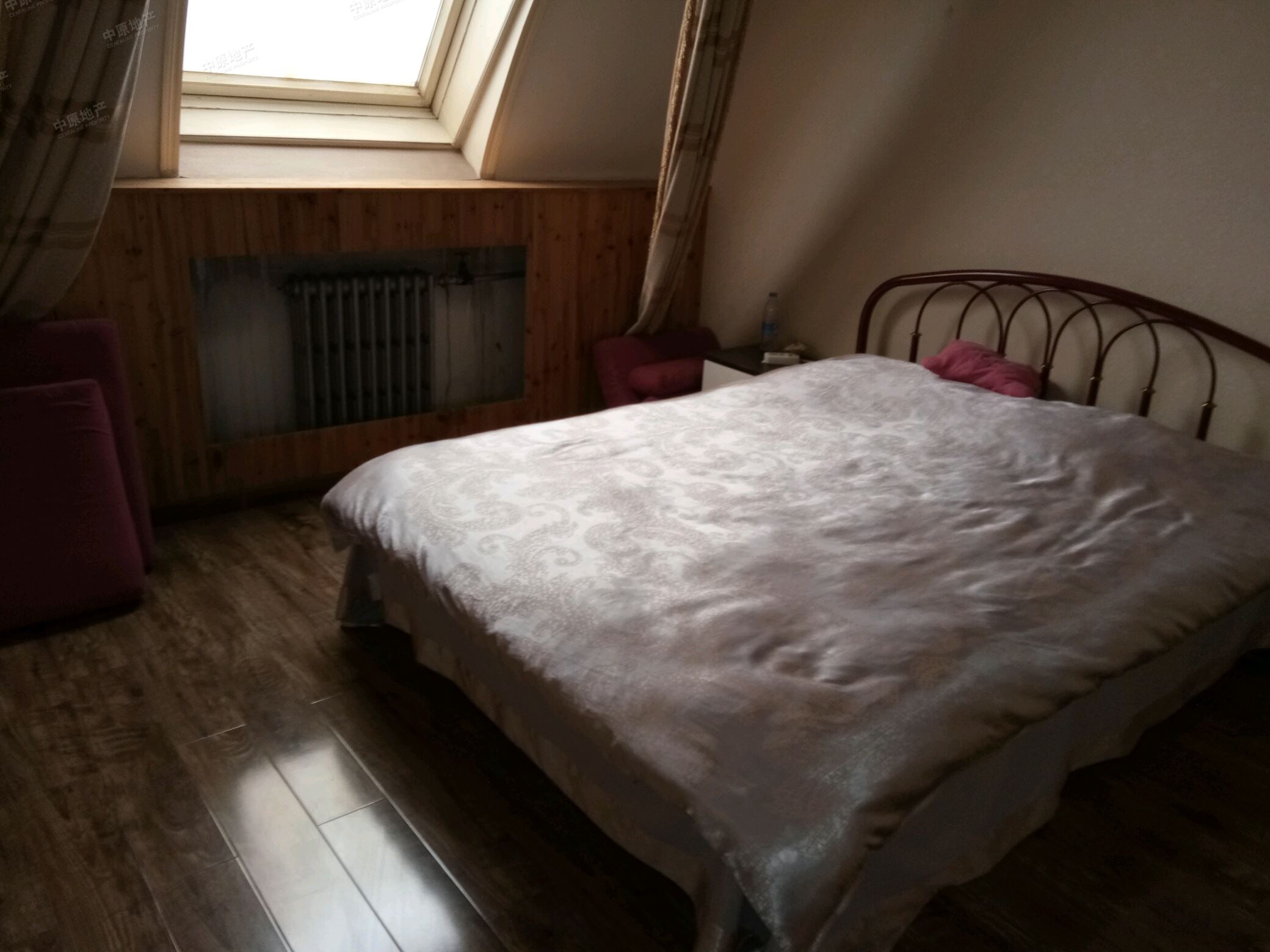 价 单价 面积 户型 成交时间 成交渠道 数据来源 180万 14076元/﹐