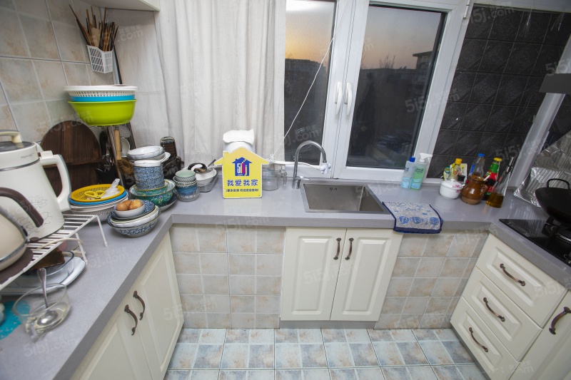 宁乐里2室1厅1卫客厅朝南客厅带阳台