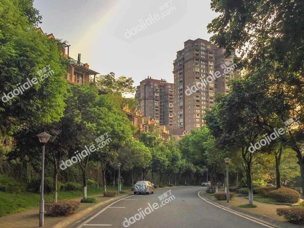 渝北区 绿地翠谷一二期4房430万