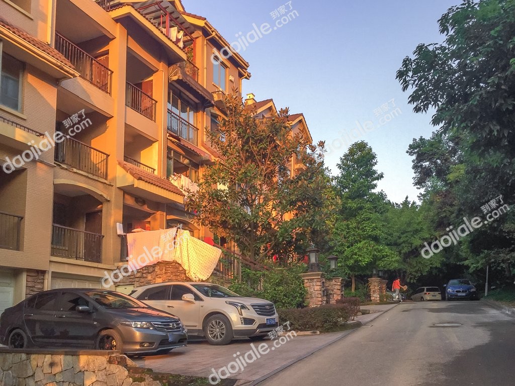 渝北区 绿地翠谷一二期4房430万