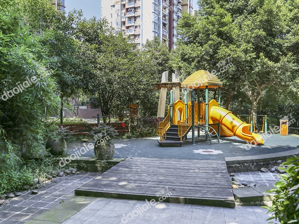 学府路 依林雅筑两房120万