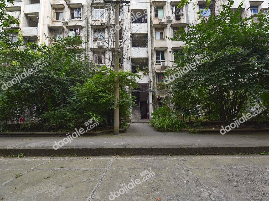 江北区 华新村4房105万