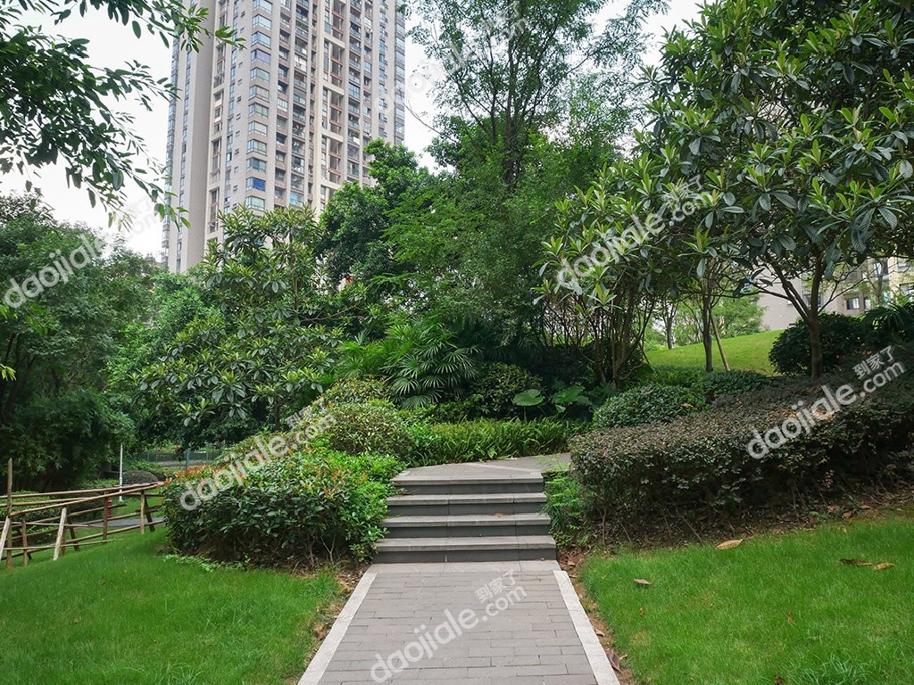 江北区 国奥村2房155万