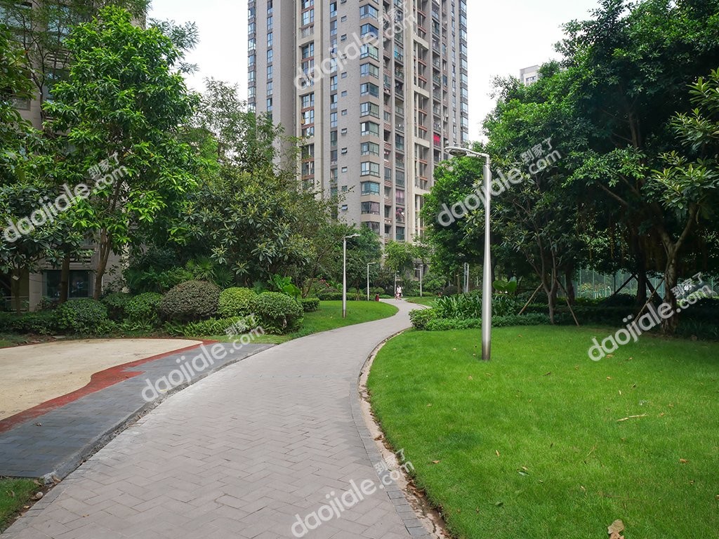 江北区 国奥村2房155万