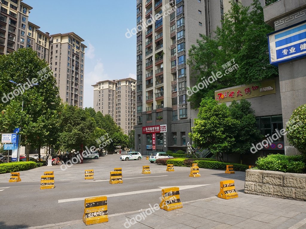 江北区 国奥村2房155万