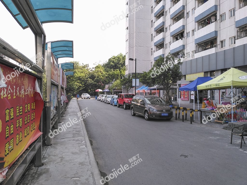 学府路 知园小区一房18万