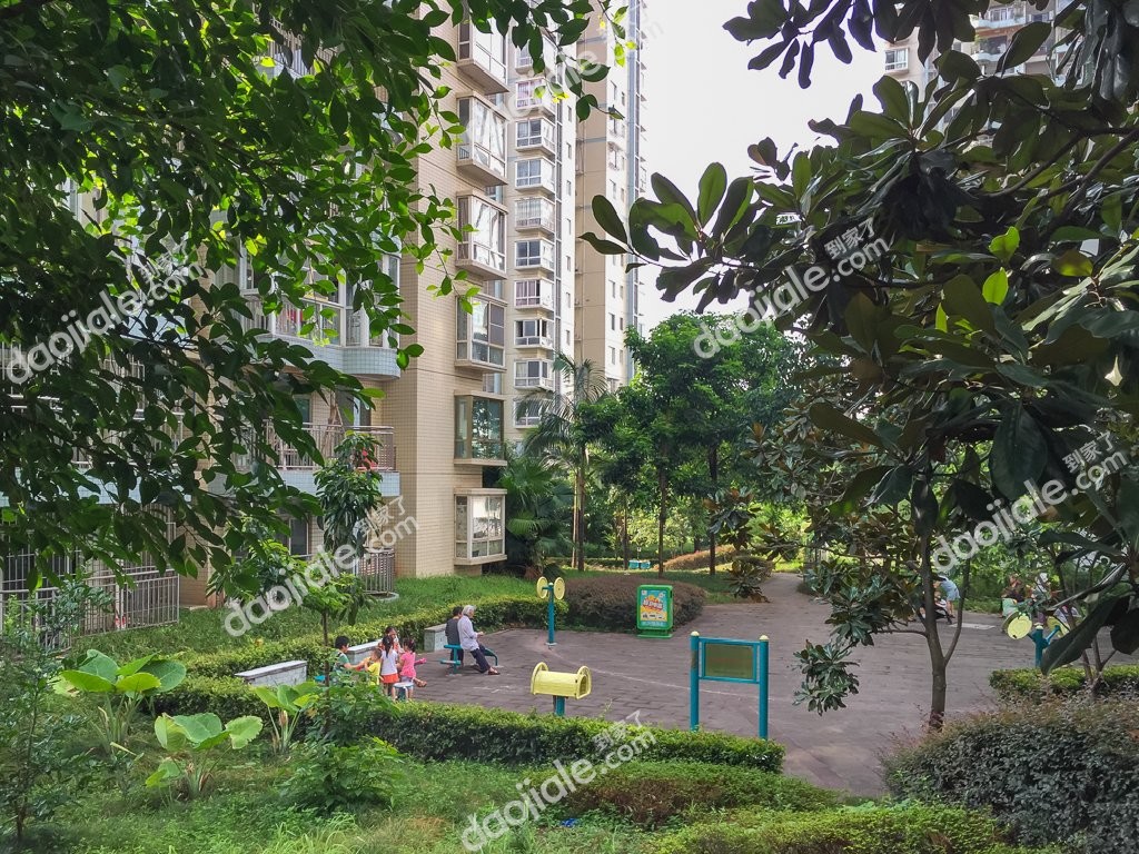 人和 人和华夏城三房145万