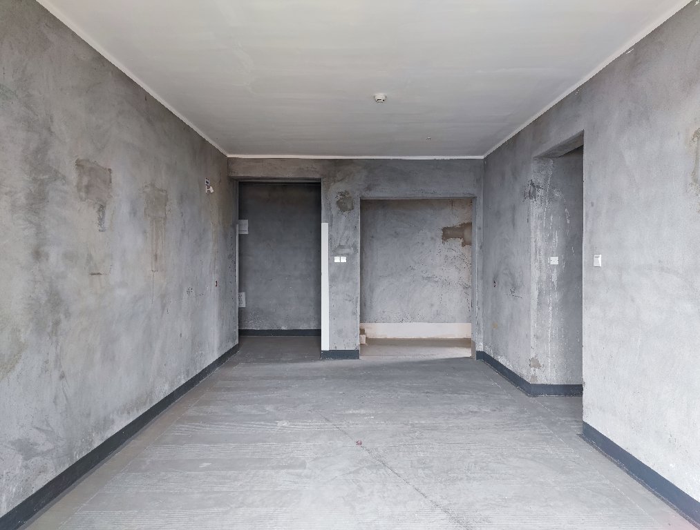 南北通透户型方正毛坯房