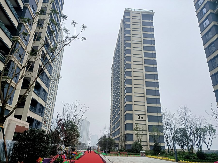 渝北区 世茂璀璨天城3房135万