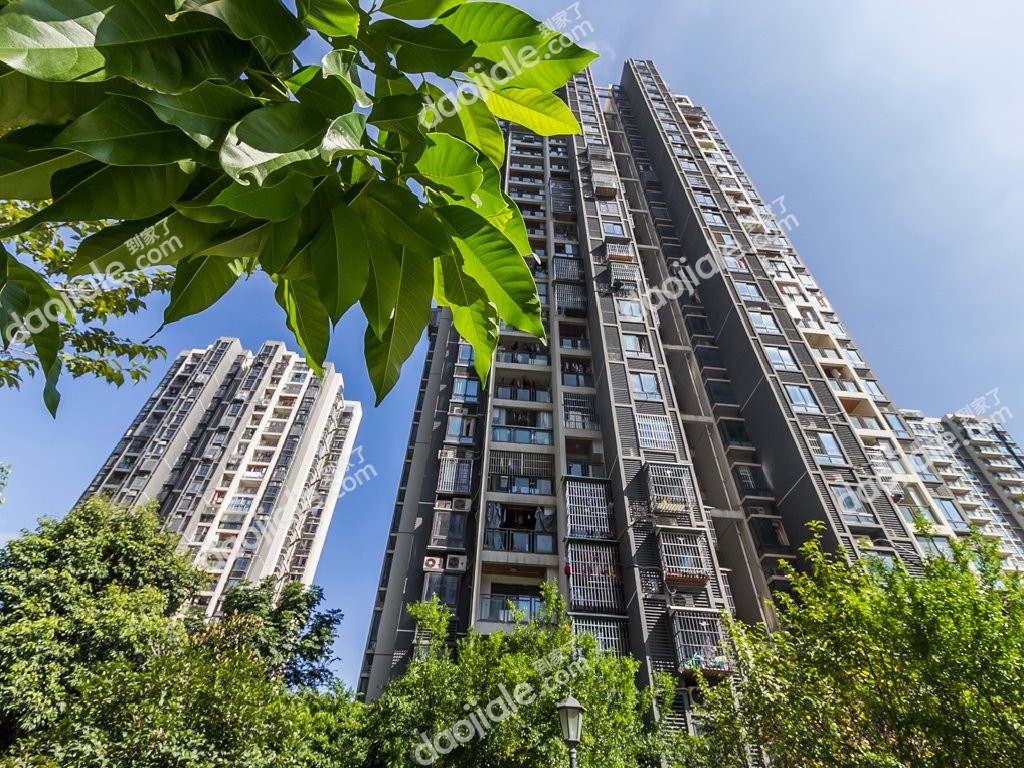 西区 桂馥家园三房130万