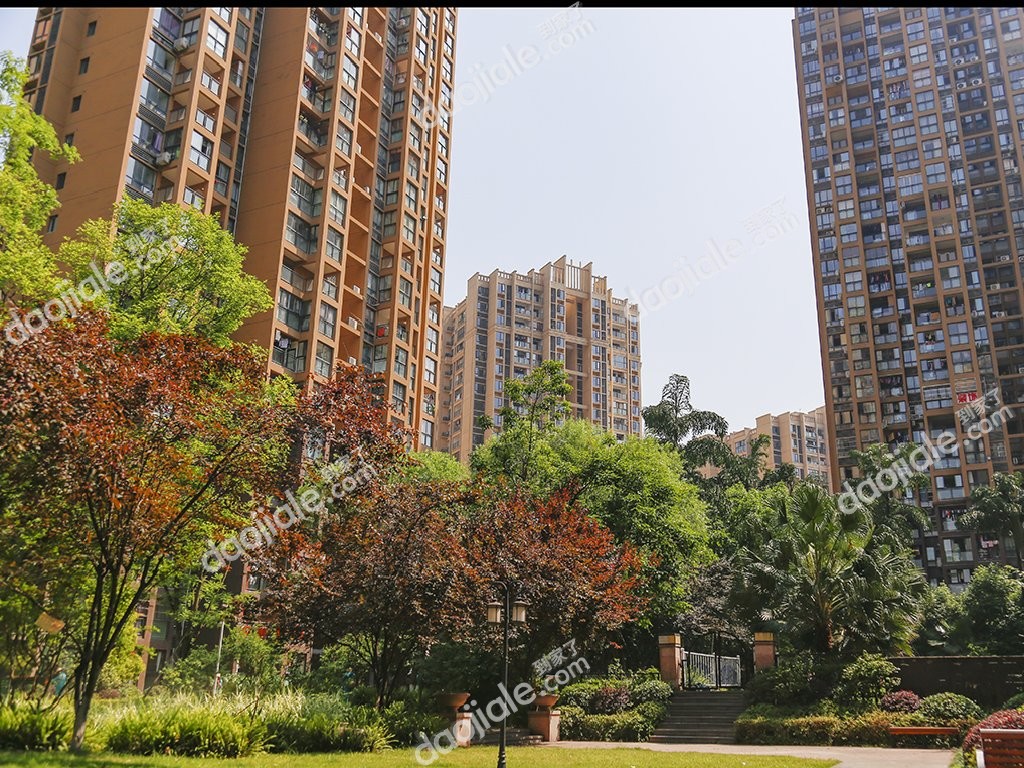 康田漫城二手房,沙坪坝区 康田漫城3房130万,首付约:47.88万,3室2厅1